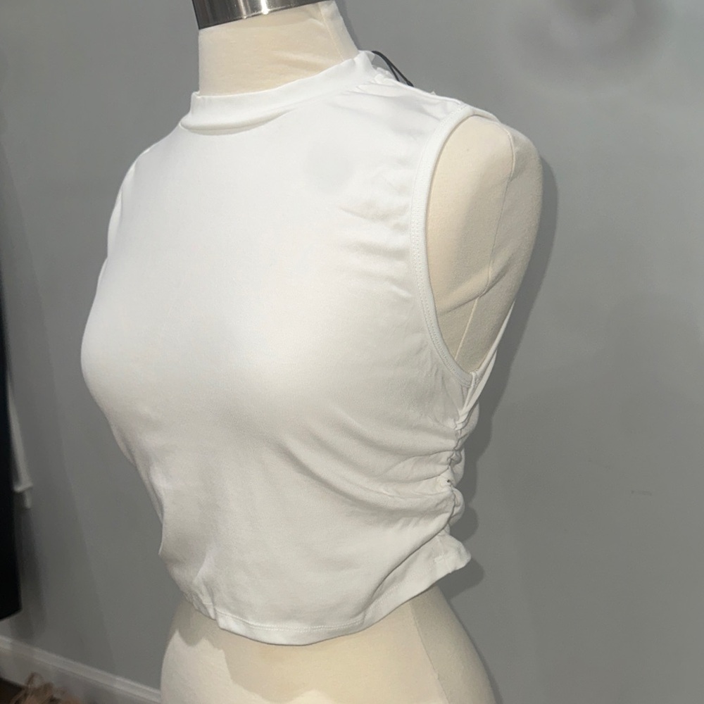 Cider White Sleeveless Crop Top
